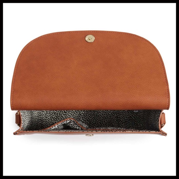 TAN VEGAN LEATHER SADDLE SHOULDER BAG A2C - Picture 3 of 6